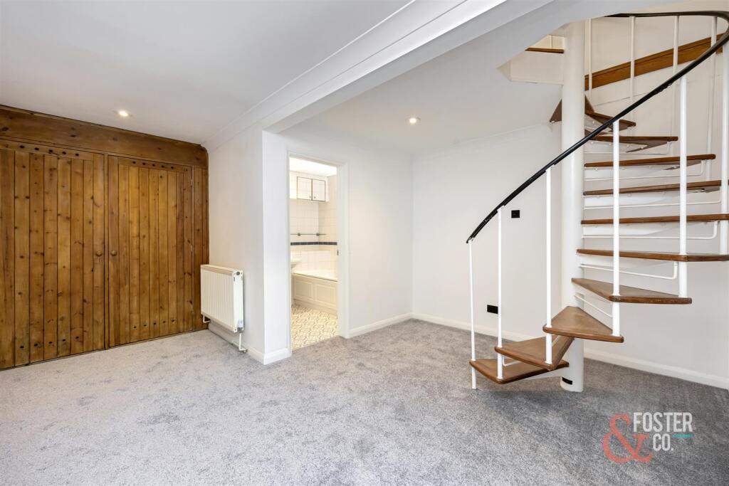 Upper Gardner Street_24-013.jpg