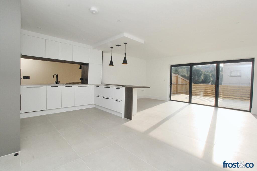 Kitchen Lounge