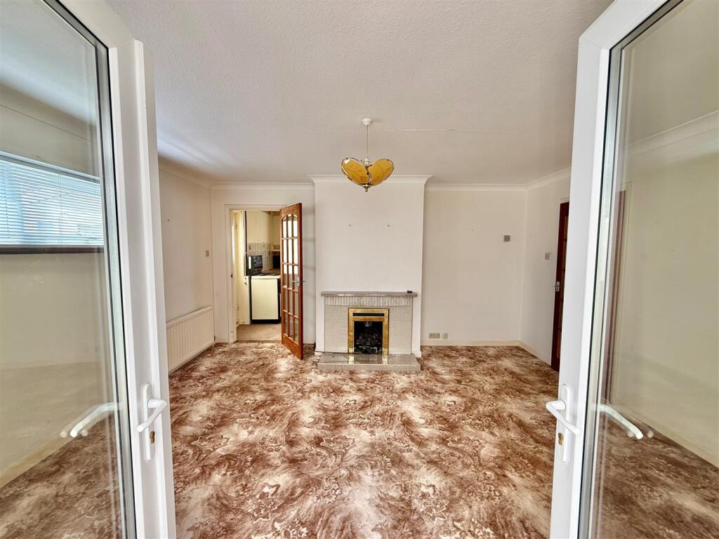 Living Room.jpg