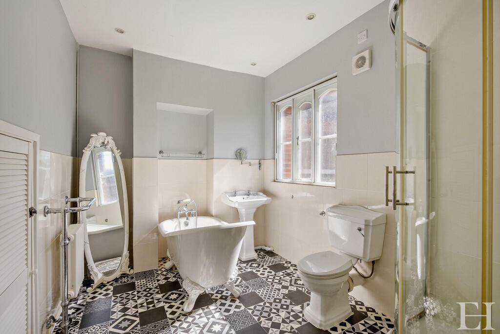 8659306-interiorW...
