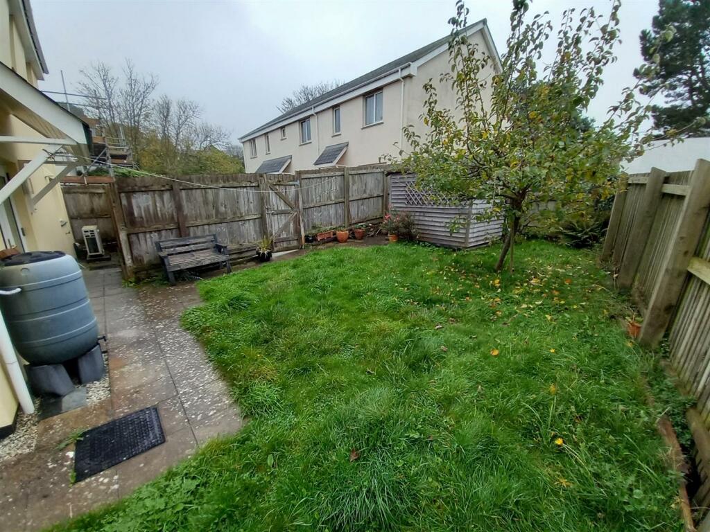 1 Kiln Close Gdn.jpg