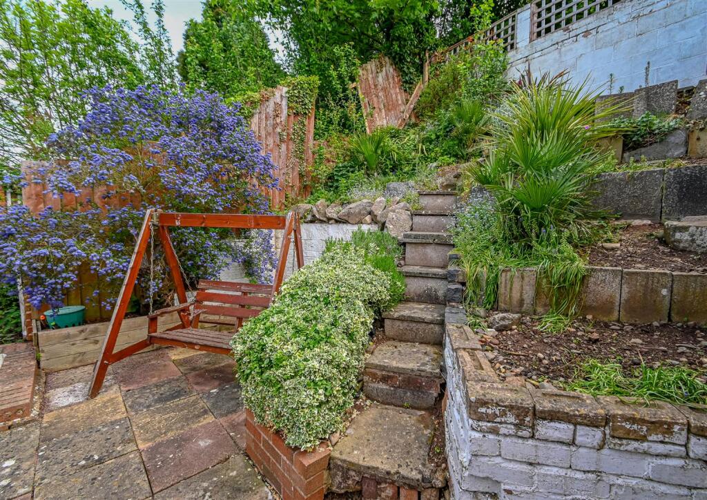 23 Cann Hall Drive-04.jpg