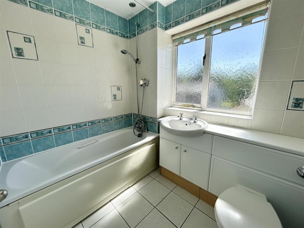 Bathroom.jpeg