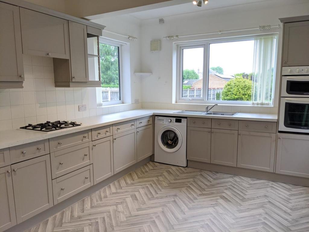 62 Derby- Kitchen .jpeg