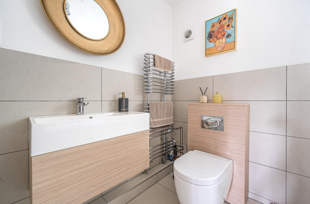 1327110-7-68797bd...