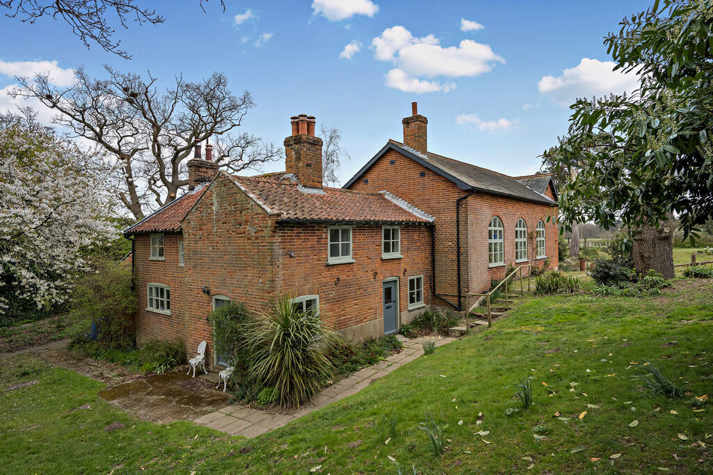 8642411-exterior0...