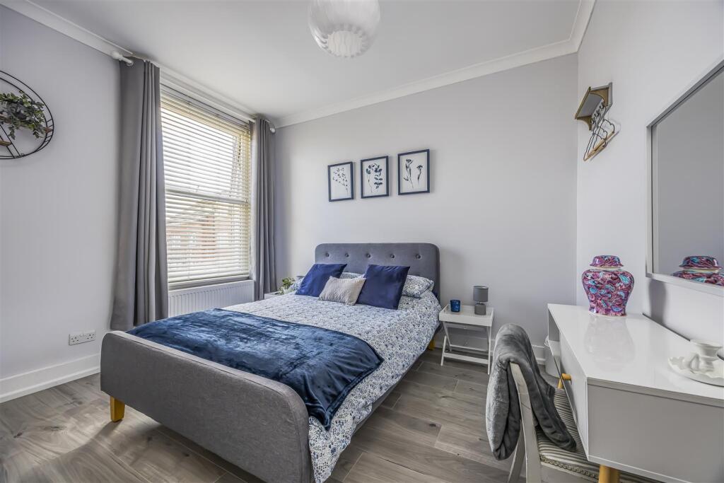 6 Hellyer Road, Southsea-PorticoMarketing-SoldBy-1