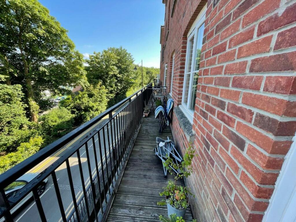 balcony