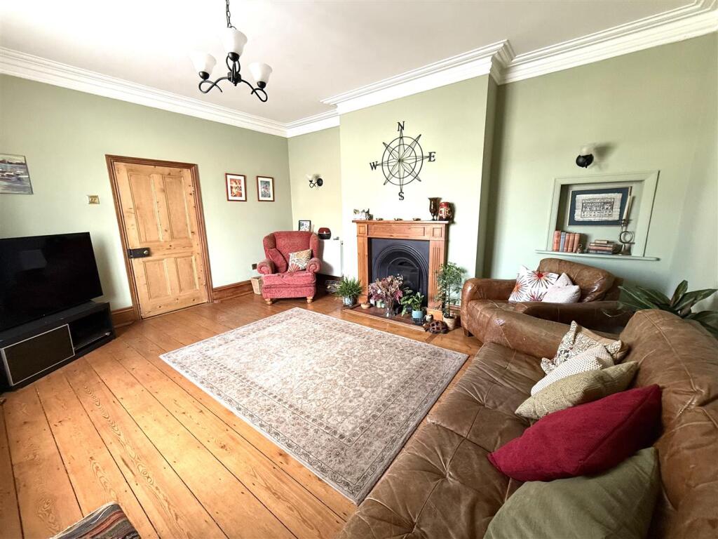 18 market lounge 2.jpeg