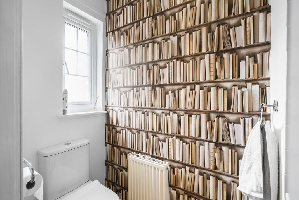 8 Fowler Cresent,...