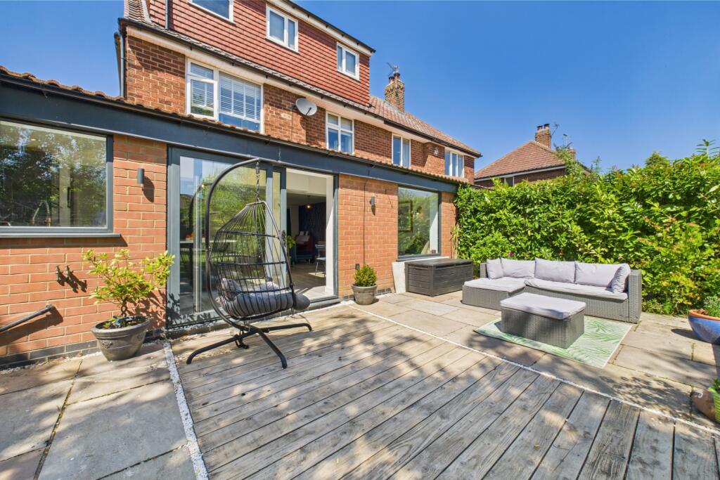 CAM03162G0-PR0260-STILL021