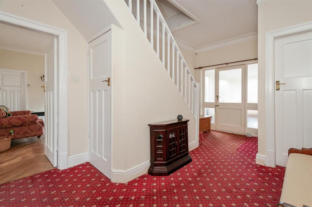 112 HOOK ROAD6.jpg