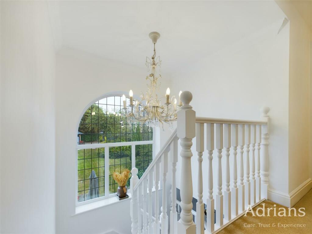 FIRST FLOOR LANDING