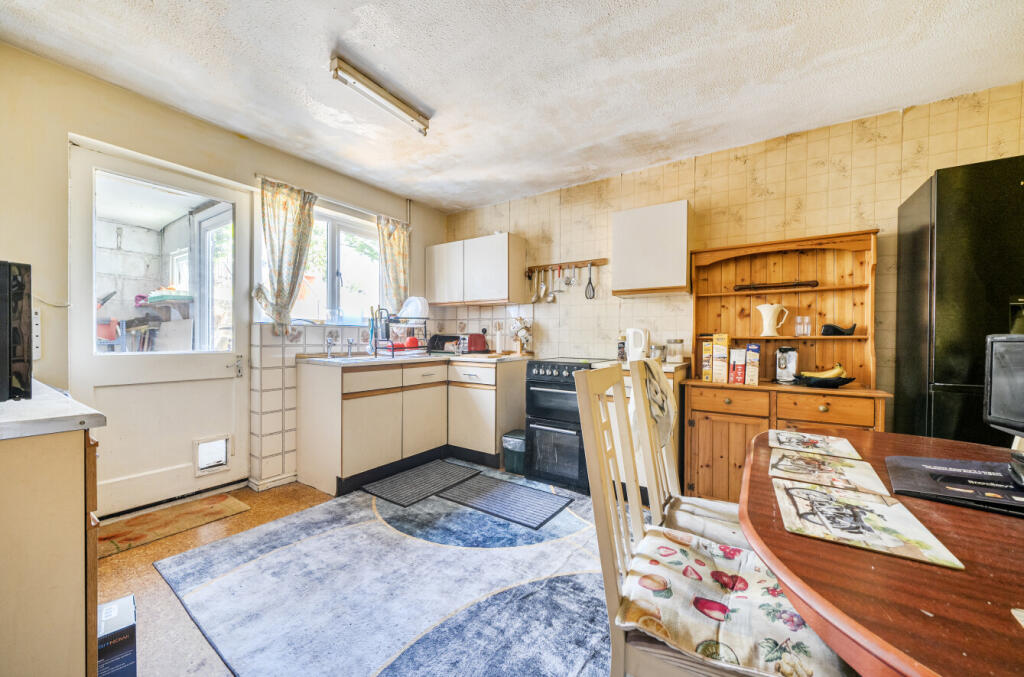 1324130-12-686e6a...