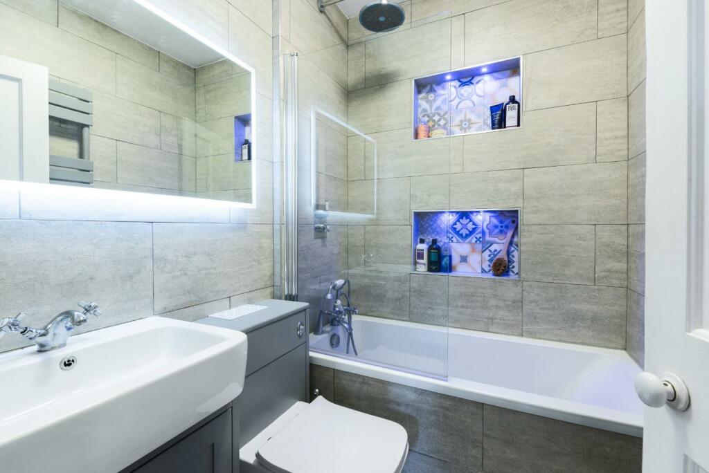 7 Bailbrook Lane, Bath BA1 7AH-13.jpg