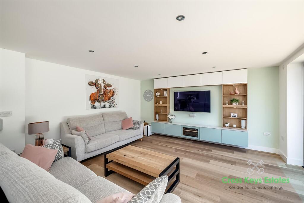 Open Plan Living Room / Kitchen