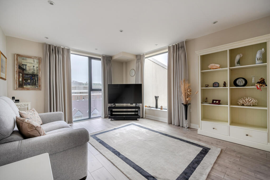 1387715-14-693176...