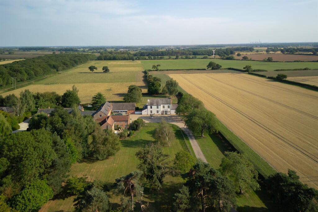 Gilbertson House &amp; Cottage