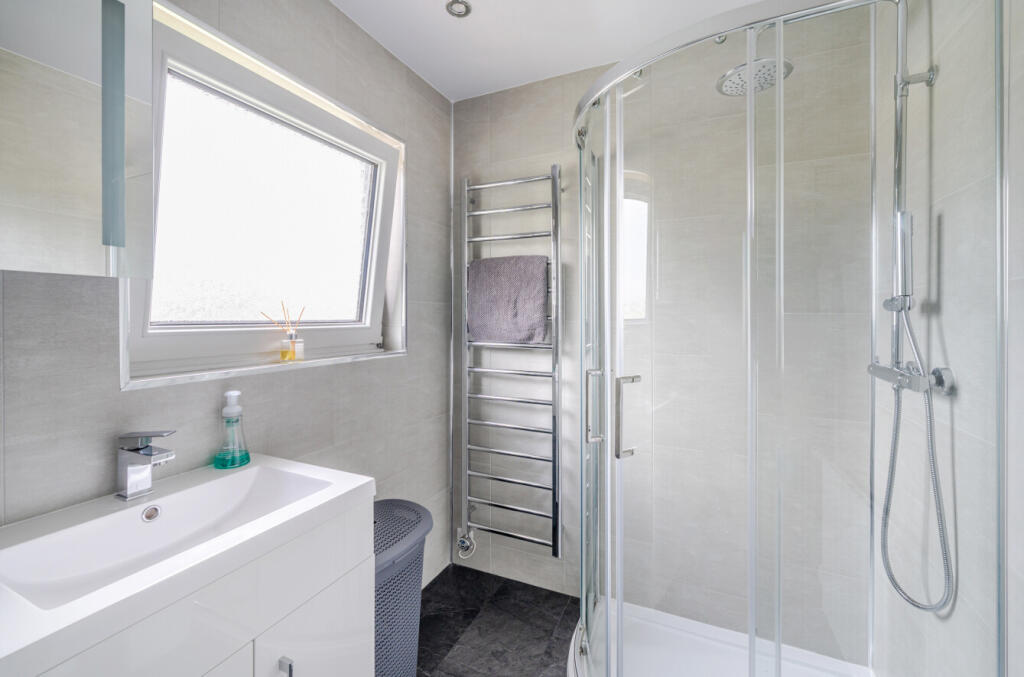 1370697-17-68f772...