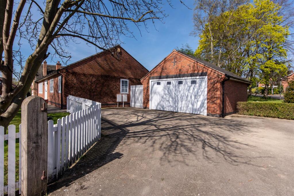 54 village rd-hi-10.jpg