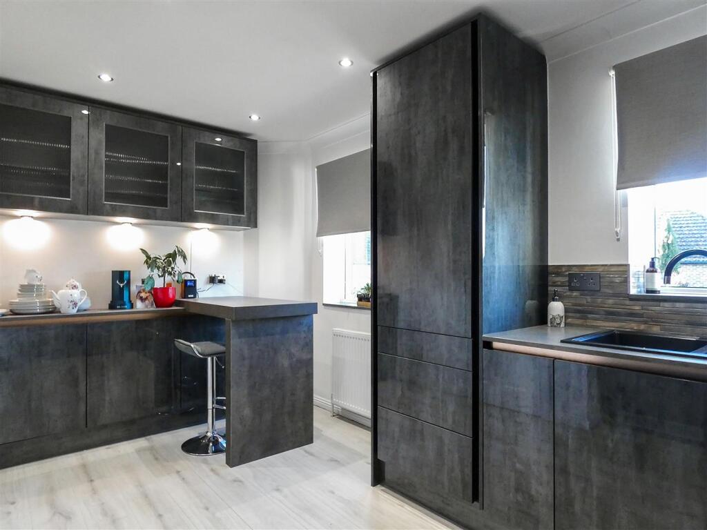 Kitchen/Breakfast Room (First Floor)