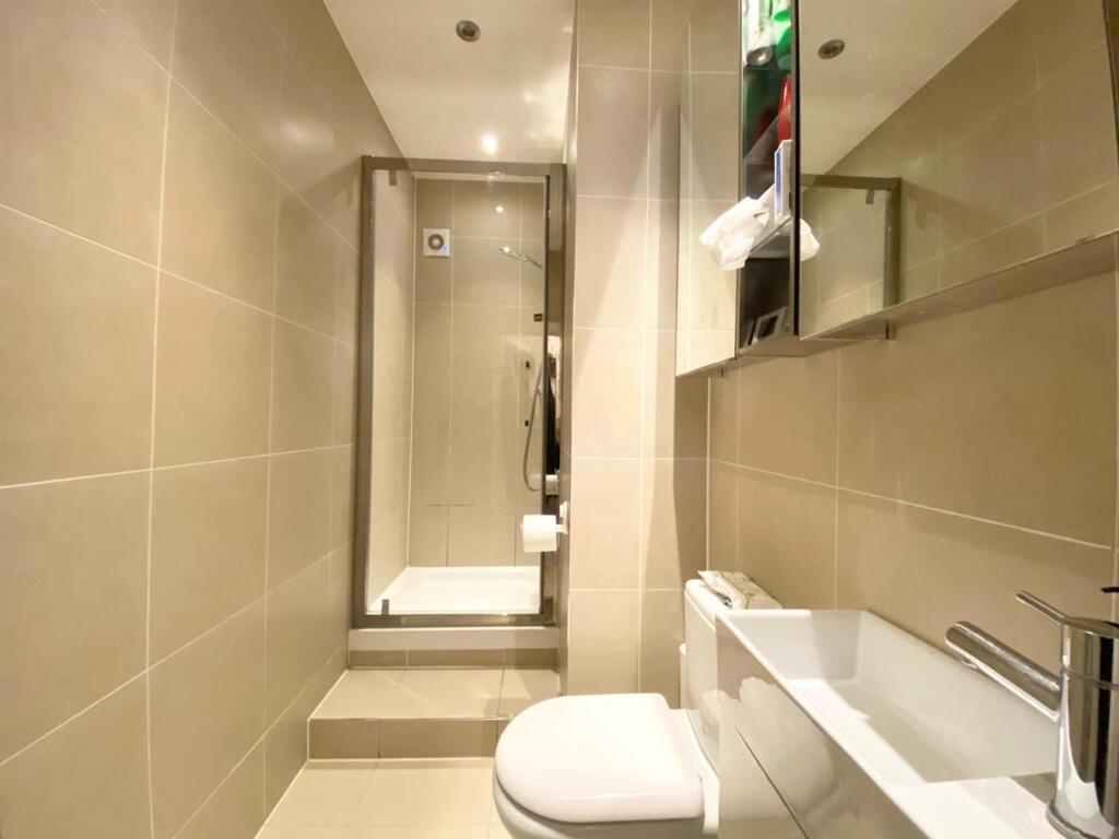 Bathroom 2 - The Hall.jpeg