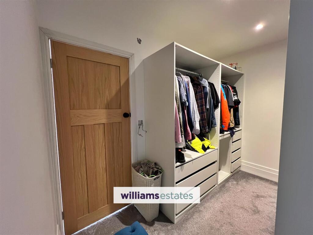 Walk In Wardrobe