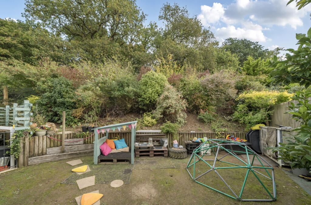 1361895-1-68de959...