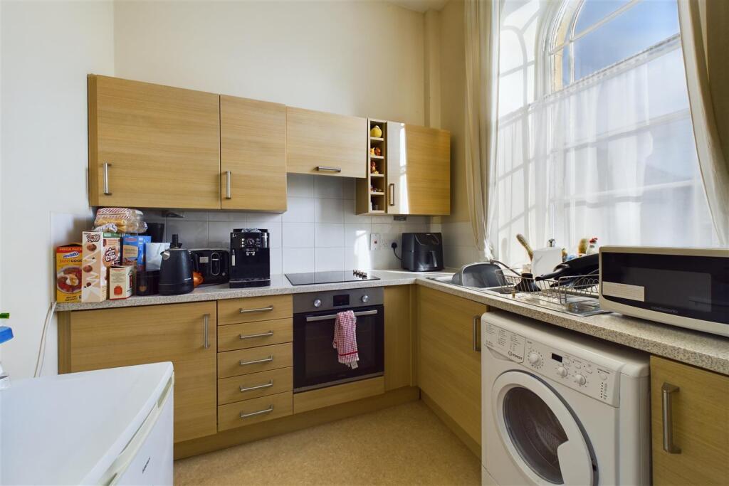 21 Oriel Buildings, Twerton Farm Close, Twerton, B