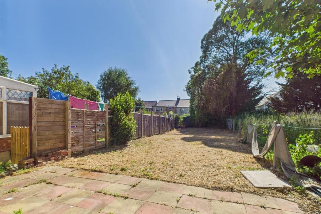 CAM01894G0-PR0200-STILL009.jpg