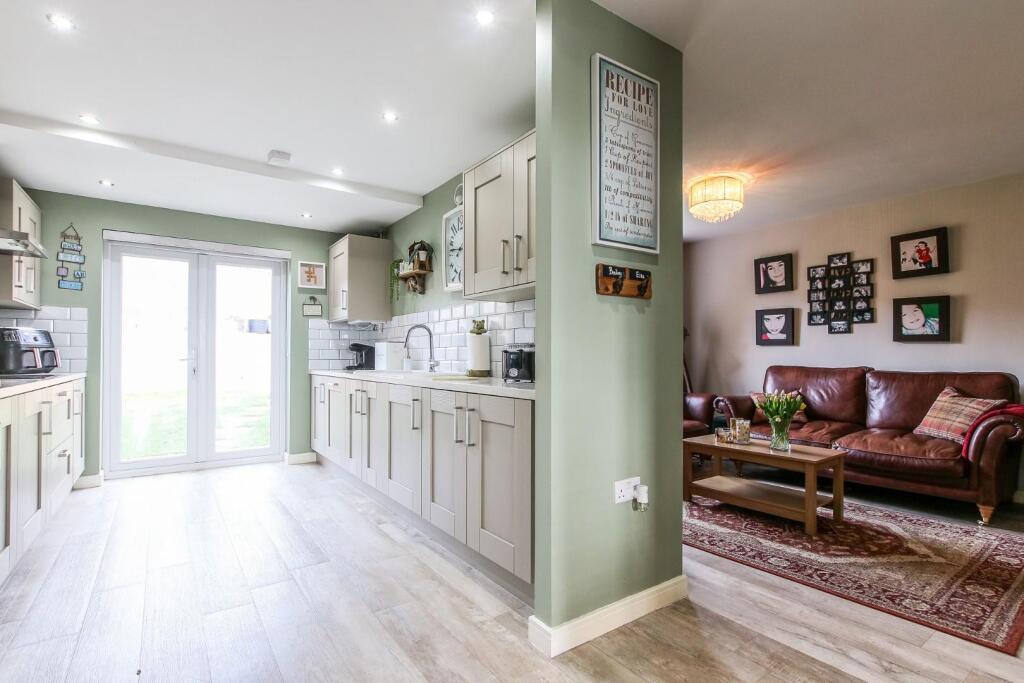 Kitchen / Living Space