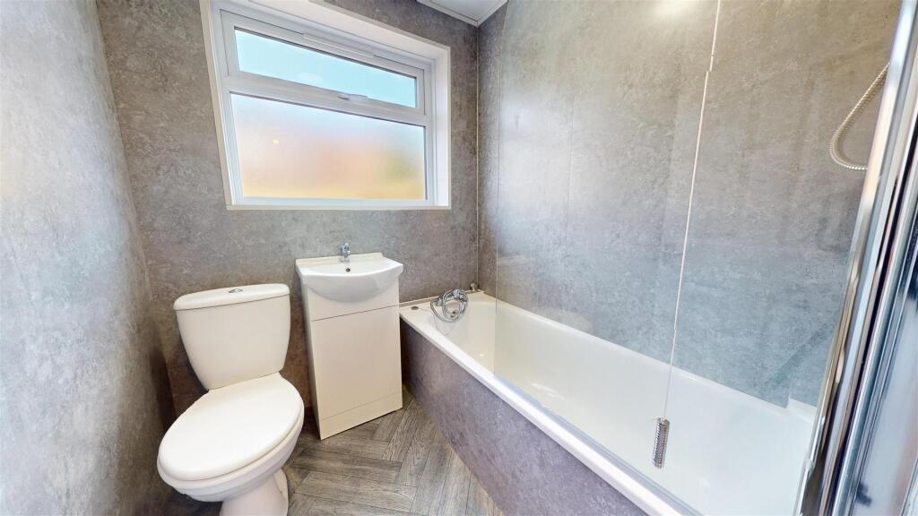 Gleave Street Shower Room