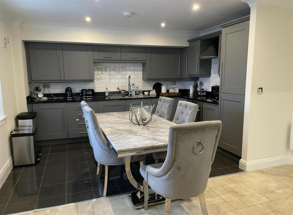 Open Plan Living / Dining Kitchen