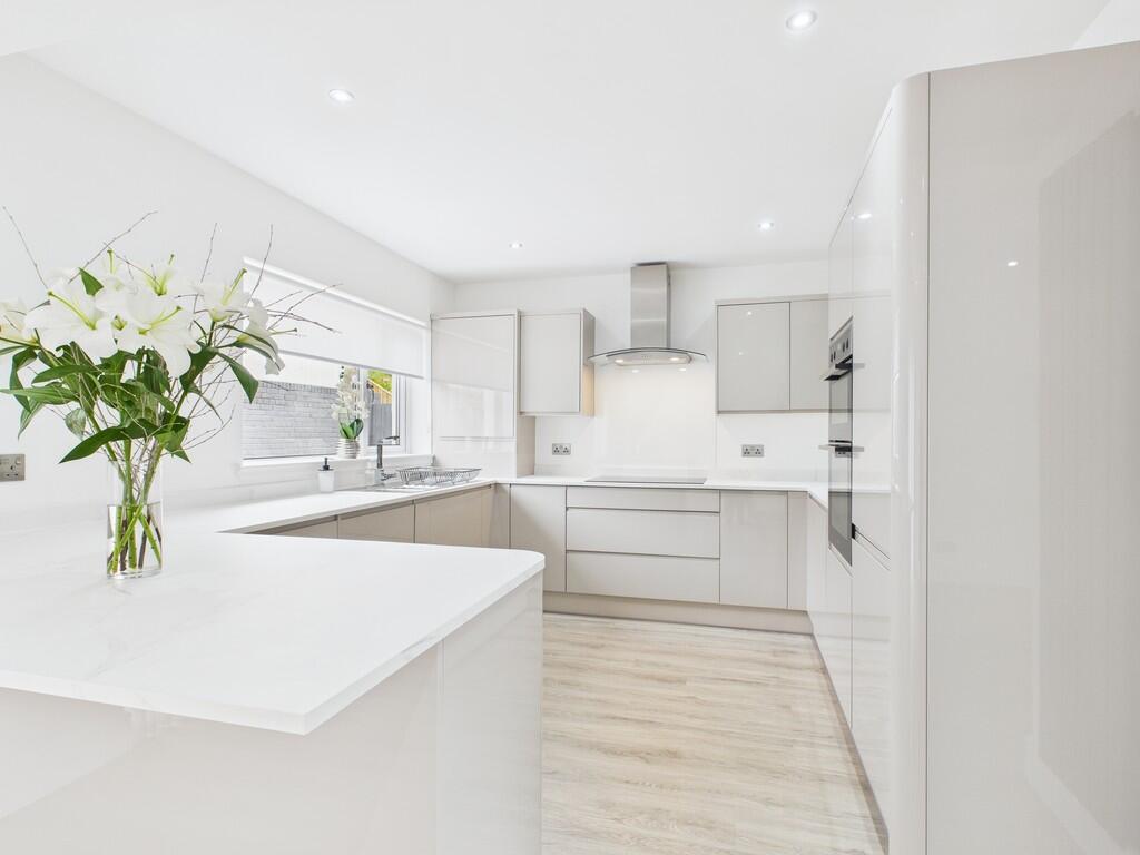 CAM05526G0-PR0028...