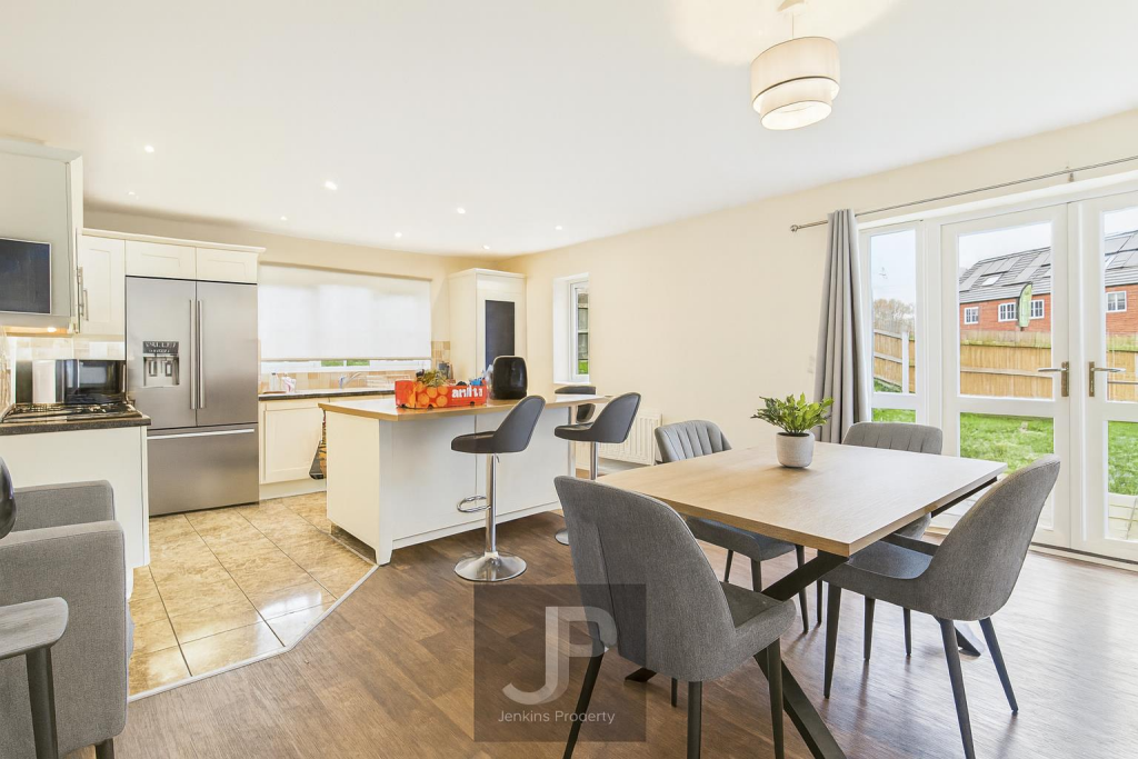 Modern Kitchen Dining