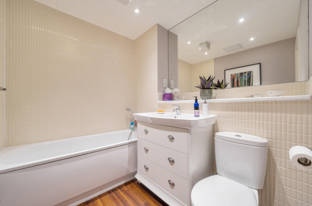 1375630-9-690dc58...