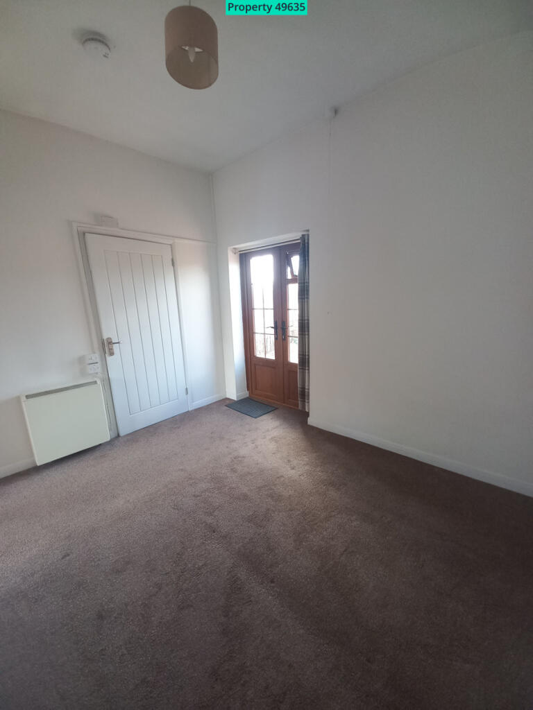 Bedroom - pic 2
