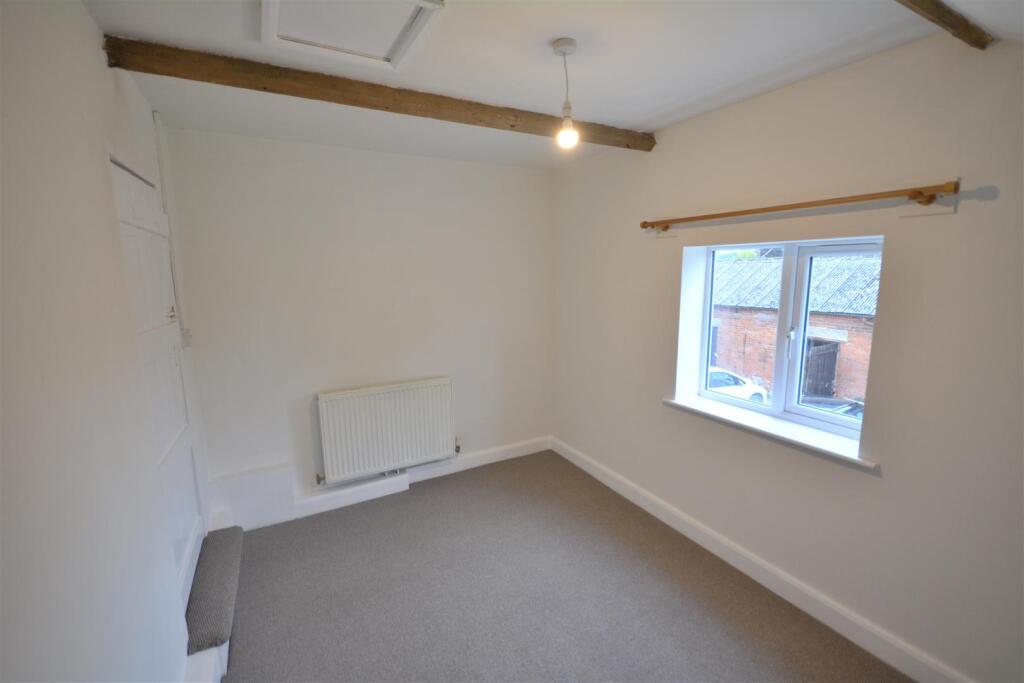 Bedroom 2.JPG