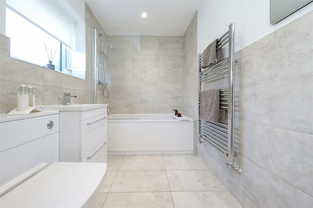nicholas james roderick bathroom 1.jpg
