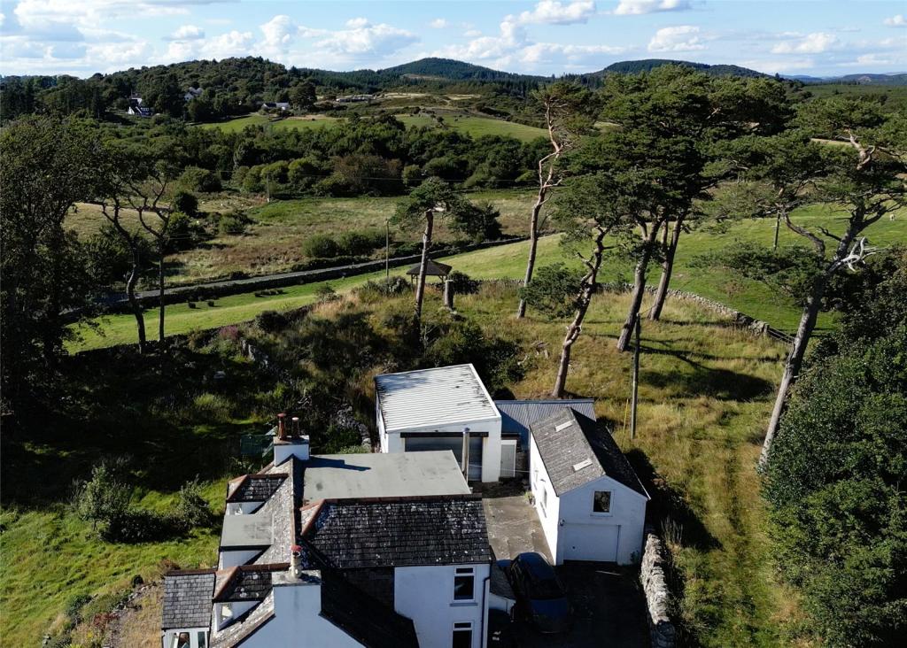 Showing Outbuildings