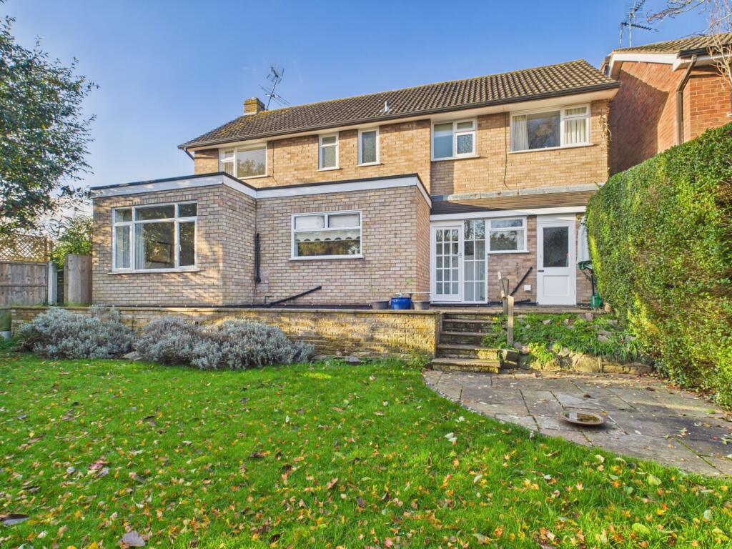 CAM03293G0-PR0250-STILL005