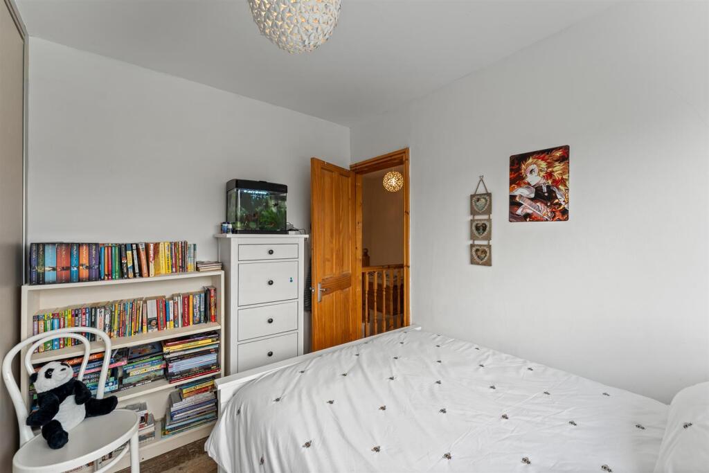 10 Rayleigh Avenue, Cheshire._-4.jpg