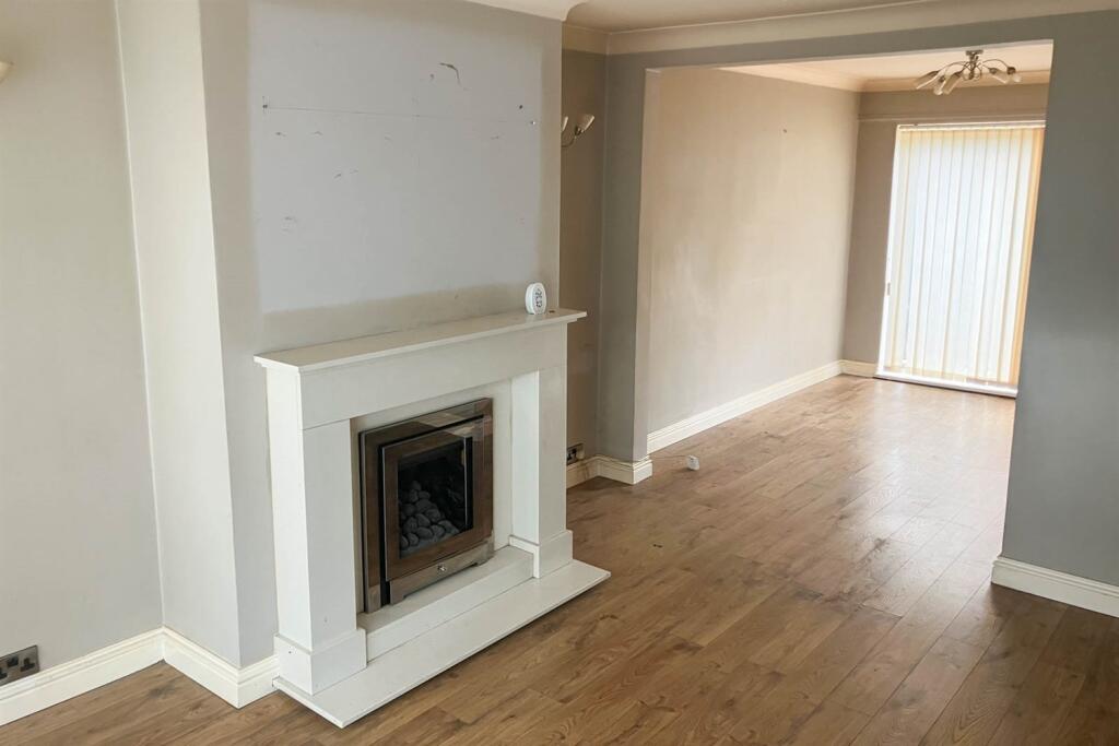 Lounge / Dining Room