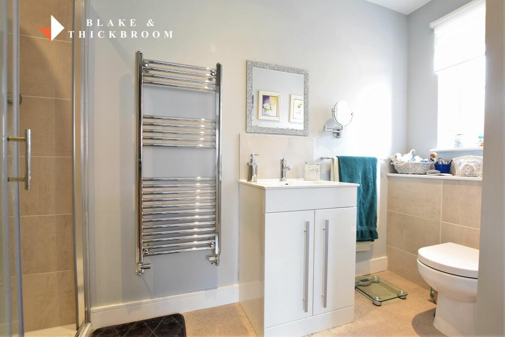 EN SUITE SHOWER ROOM
