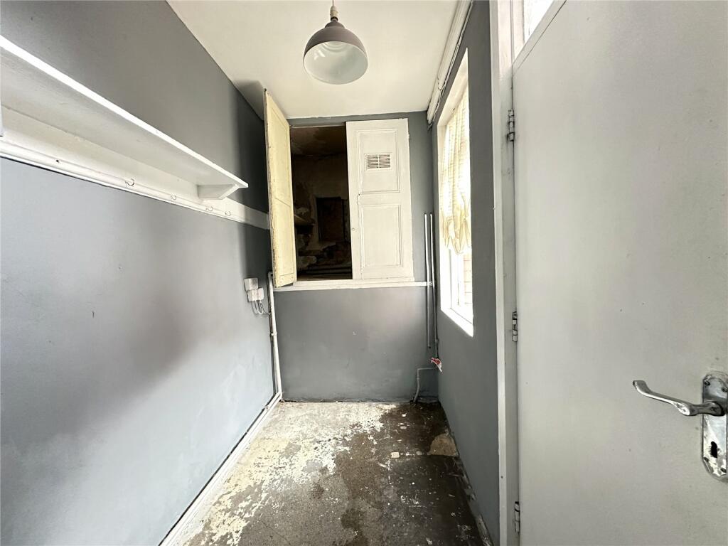 Porch / Utility Room