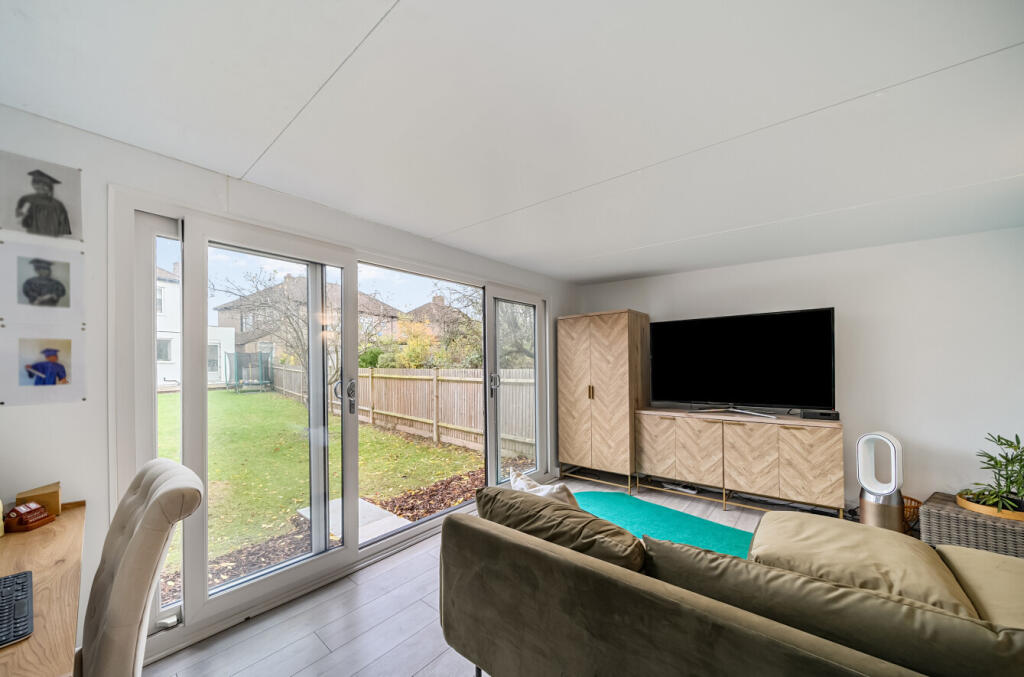 1376684-3-69132c8...