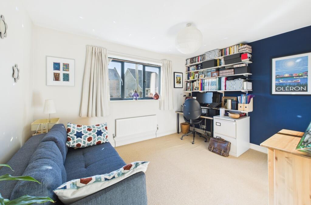 CAM02519G0-PR0230-STILL017