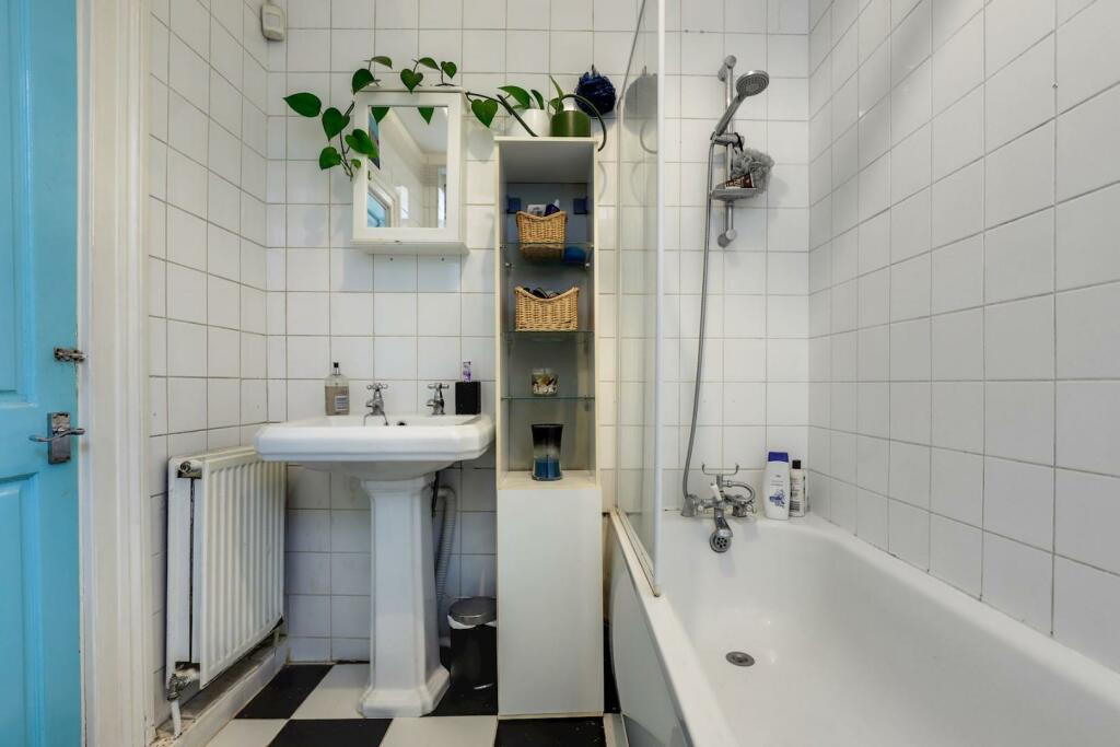 12-d0aaJHPropWorld - 49a Westwood Hill - 34-medium