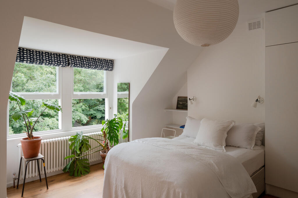 225018 - Chatsworth Road, London NW2 4BN - high...