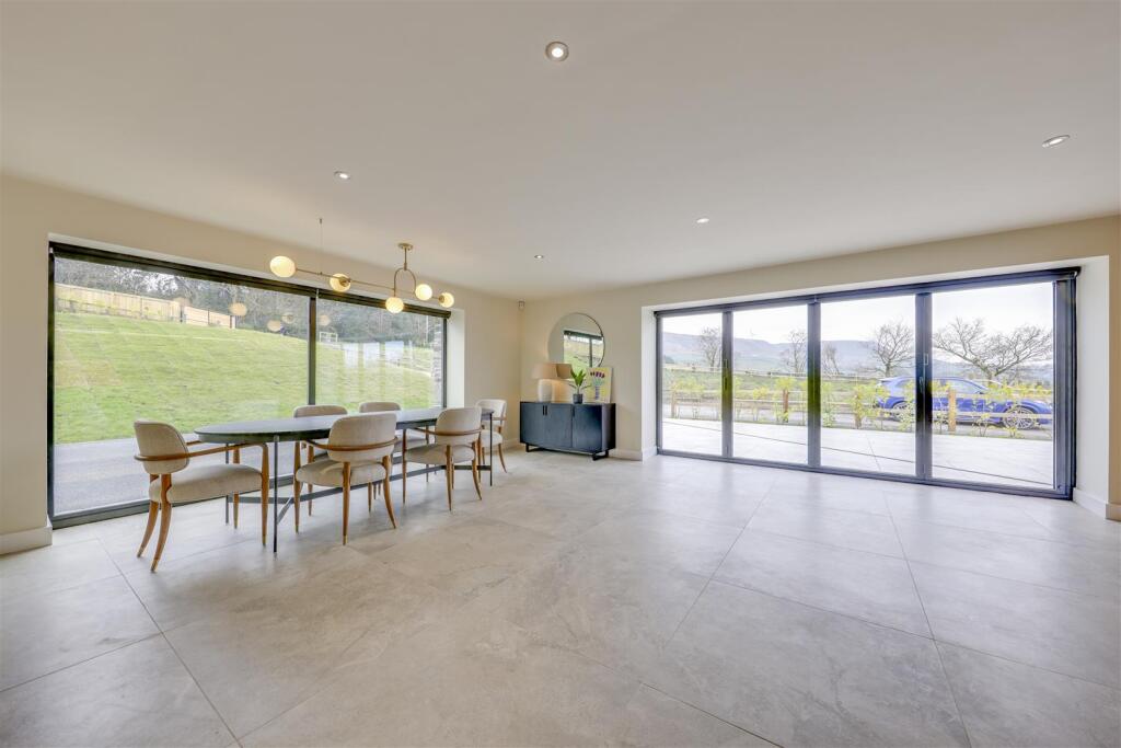 Open Plan Dining / Kitchen / Living